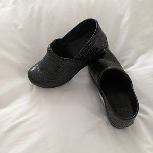 Dansko size 39